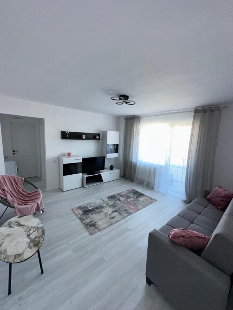 Apartament Central Pe Pietonala Nr2 ฮูเนโดอารา ภายนอก รูปภาพ