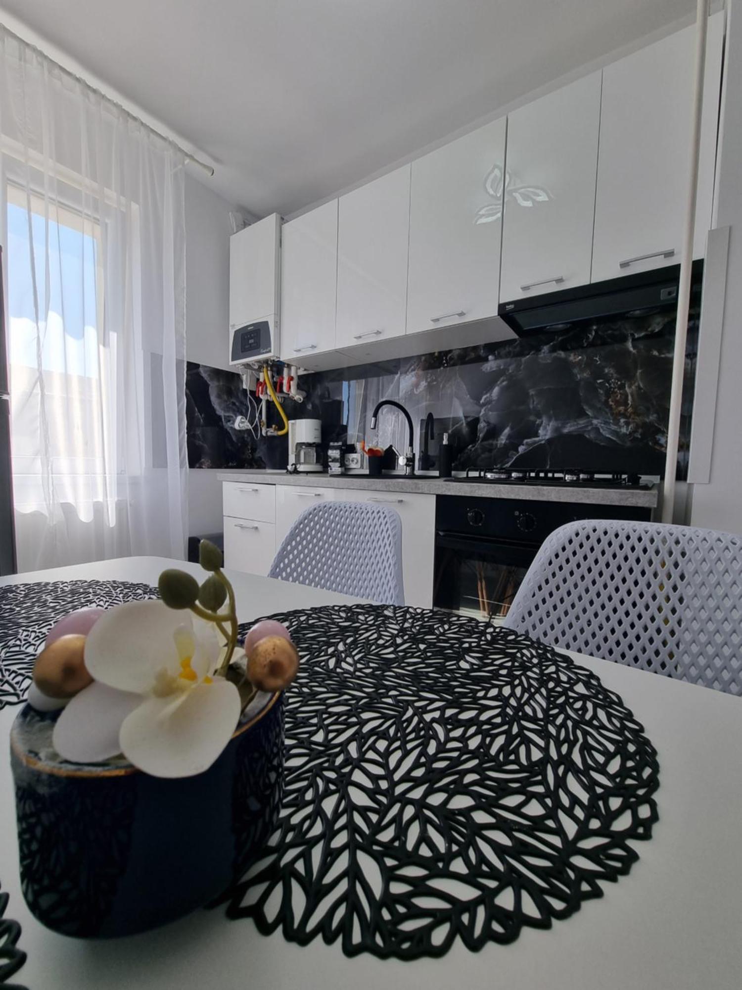 Apartament Central Pe Pietonala Nr2 ฮูเนโดอารา ภายนอก รูปภาพ